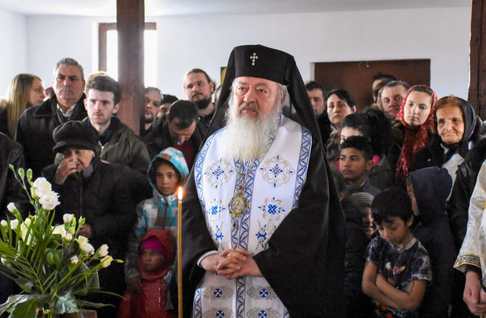 Mitropolitul Clujului despre rromi: „Sunt frații noștri creștini. Vrem să-i vedem că prosperă spiritual și material.”