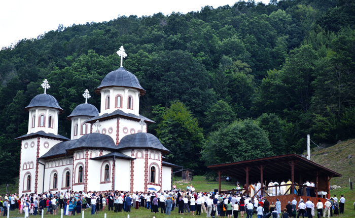 Mitropolitul Andrei, la hramul Mănăstirii de la Băișoara