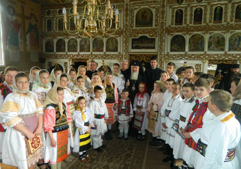Mitropolitul Clujului, în mijlocul credincioșilor din Parva