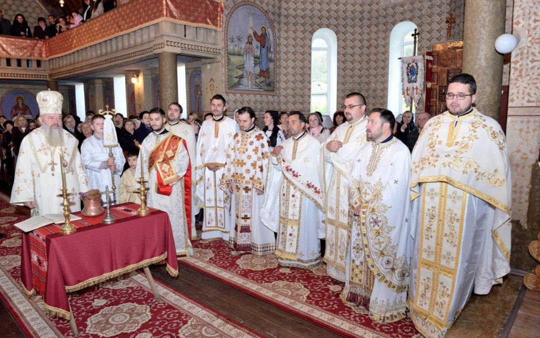 Liturghie arhierească în Parohia Nicula