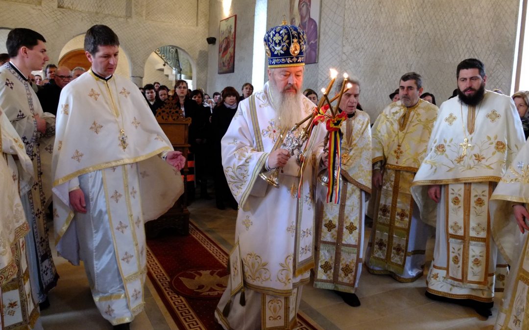 Liturghie arhierească în Parohia Baciu 2