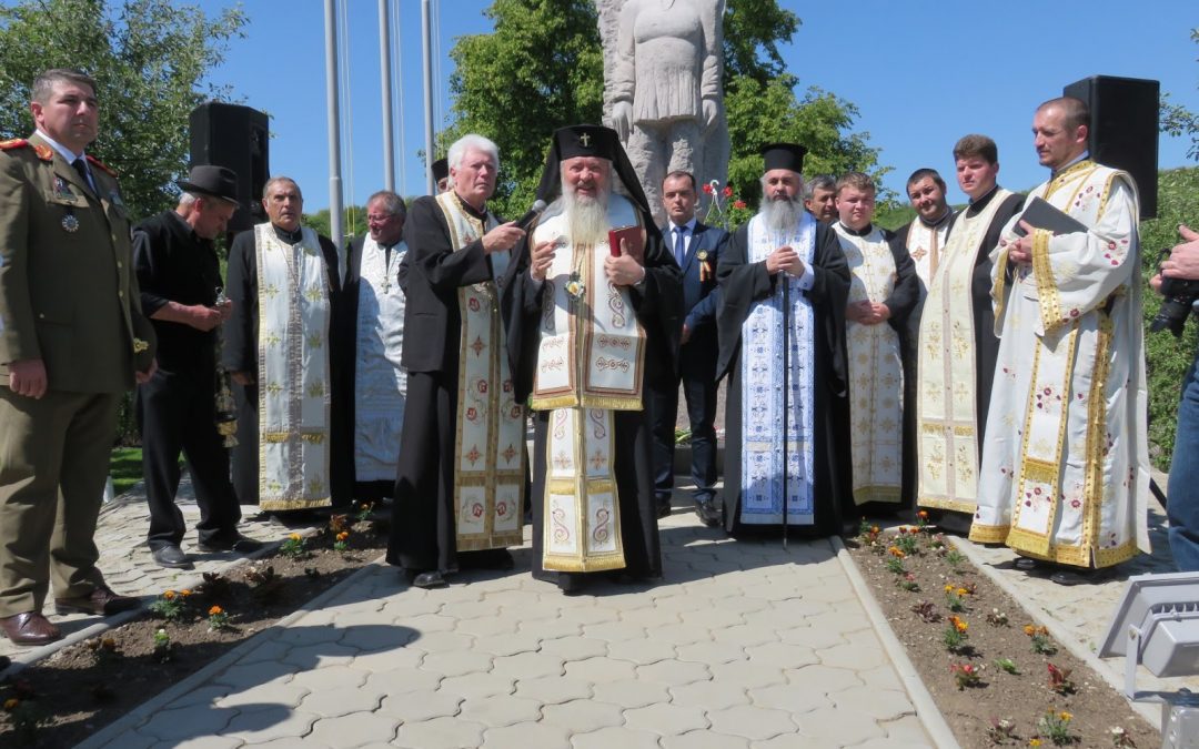 Monumentul Ţăranului Român, sfinţit la Zoreni de mitropolitul Clujului