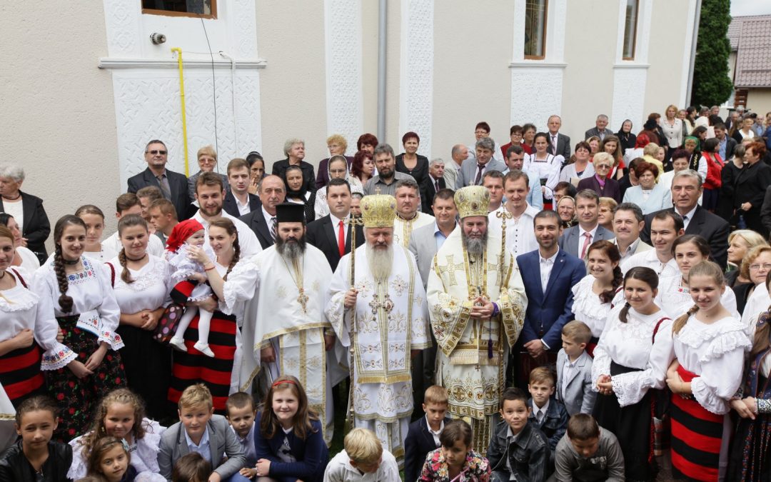 Biserica din Măgherăuş, târnosită de Mitropolitul Clujului și Episcopul Iustin Sigheteanul