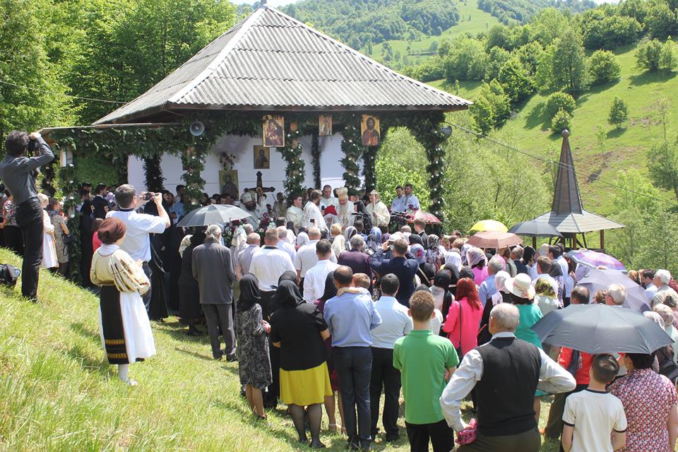 Mitropolitul Clujului și Episcopul vicar al Spaniei și Portugaliei, la hramul mănăstirii Cormaia