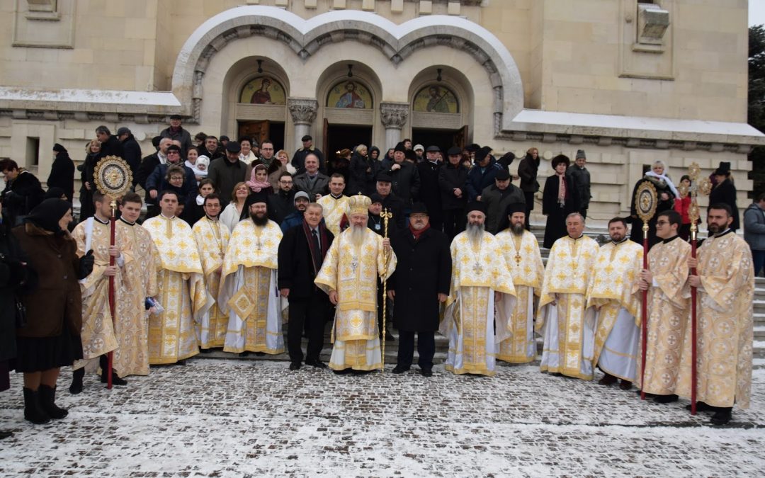 ÎPS Andrei: „Dumnezeu se face Prunc Mititel, se face om, ca pe noi oamenii să ne îndumnezeiască”