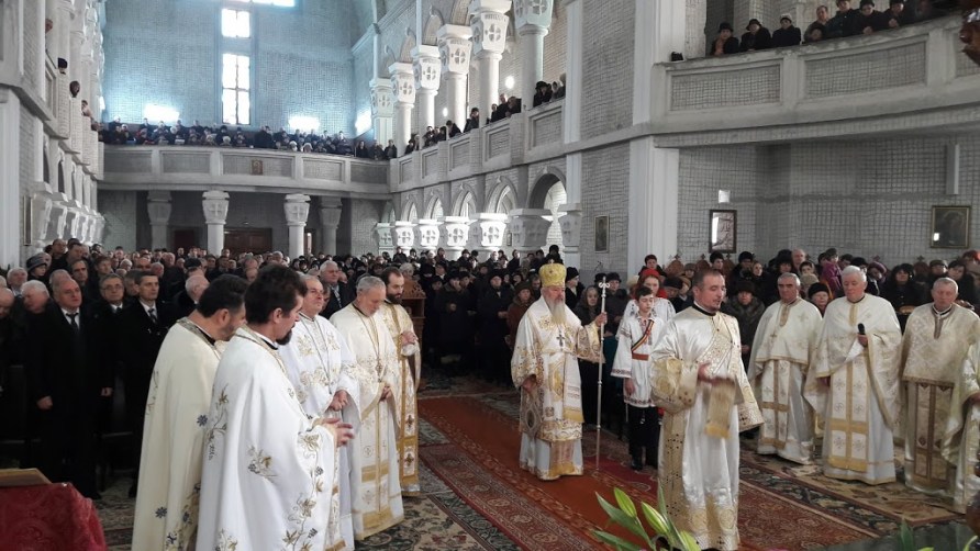 Prima Liturghie arhierească, la Biserica ortodoxă „Sfânta Treime” din Dej