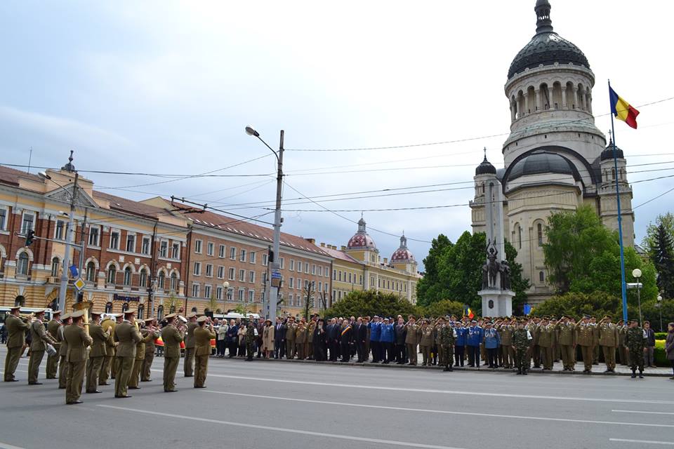 Cinste celor care, cu demnitate şi patriotism, au luptat pentru ţară!