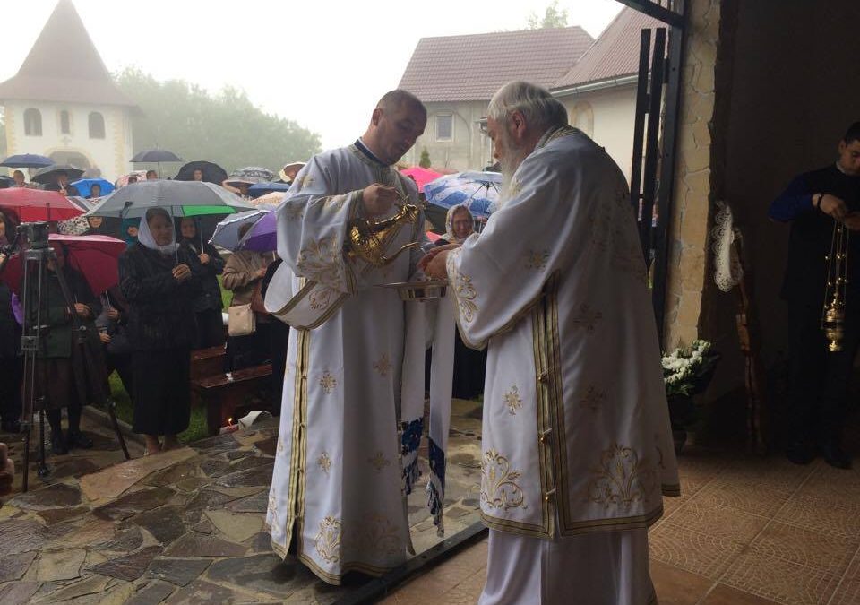Sfânta Liturghie și Pomenirea Eroilor la Mănăstirea Muntele Rece