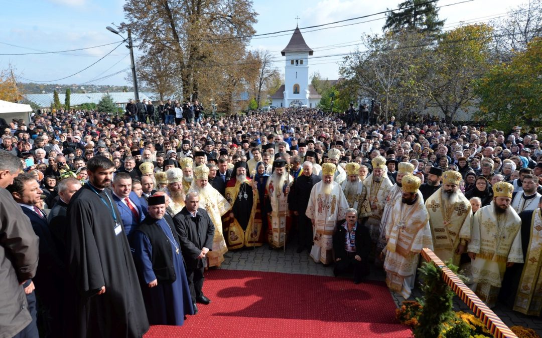 Mitropolitul Clujului a participat la instalarea PS Ignatie în scaunul de Episcop al Hușilor