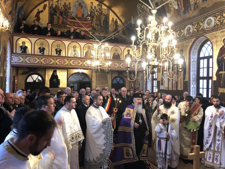 ÎPS Andrei alături de credincioșii din Bogata de Sus