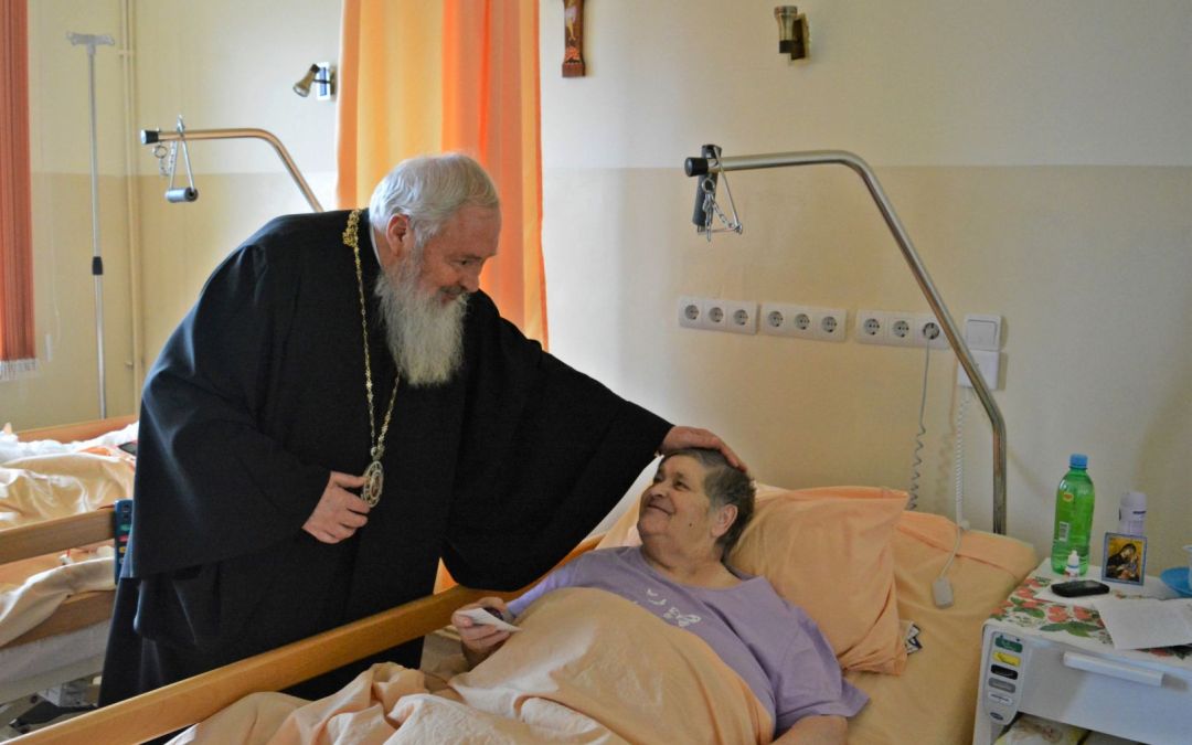 În Vinerea Mare, Înaltpreasfințitul Părinte Andrei i-a vizitat pe beneficiarii a două instituții medicale clujene