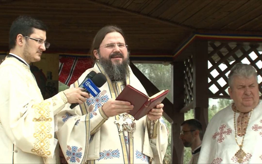 Preasfințitul Părinte Macarie la Oarța de Sus, Maramureș
