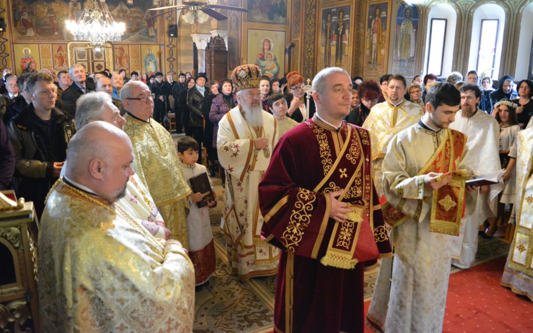 Mitropolitul Clujului, prezent în parohia „Învierea Domnului” din Câmpia Turzii