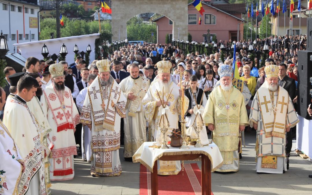 Biserica „Sfântul Arhidiacon Ștefan” din Maieru, resfințită de cinci ierarhi