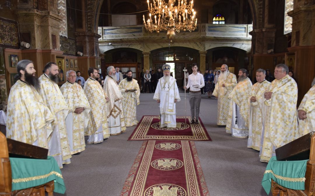 Liturghie arhierească la Mănăstirea „Adormirea Maicii Domnului” de la Nicula