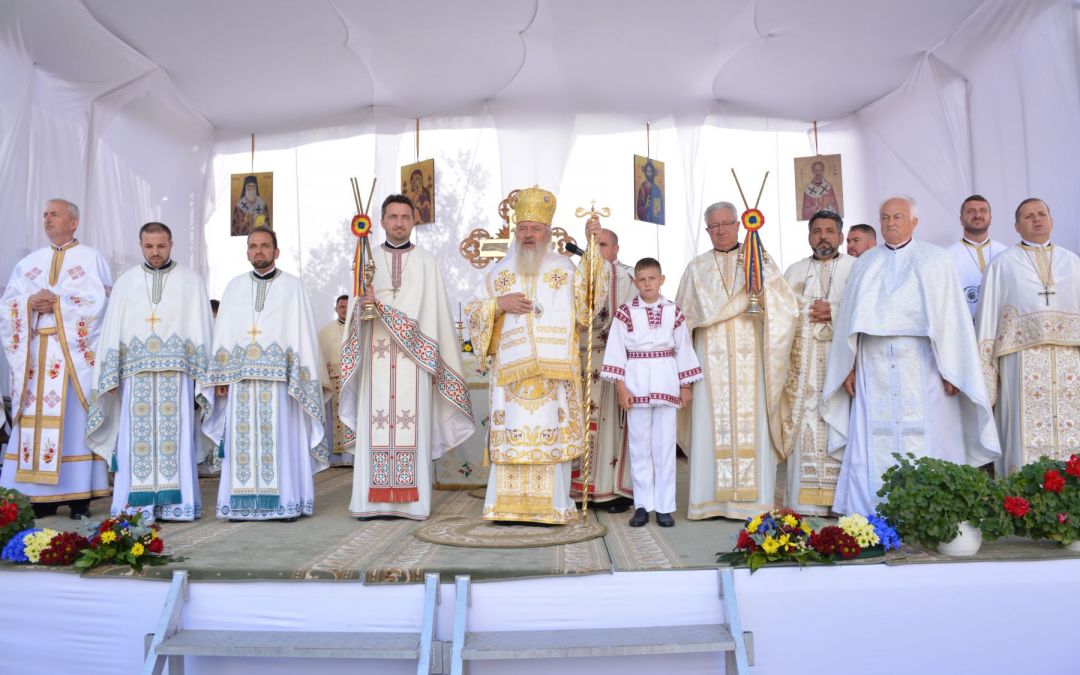 La peste 140 de ani de la zidire, biserica istorică a parohiei „Sfântul Ierarh Nicolae” din Sîngeorz-Băi, resfințită de Mitropolitul Clujului