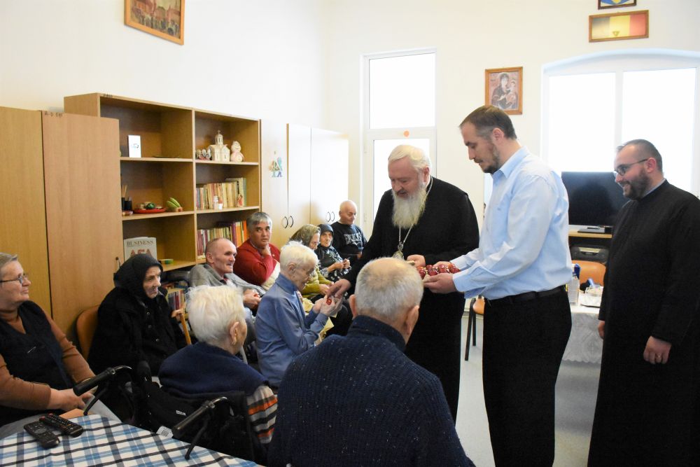 Părintele Mitropolit Andrei i-a vizitat pe bătrânii din Centrele sociale ale Arhiepiscopiei Clujului