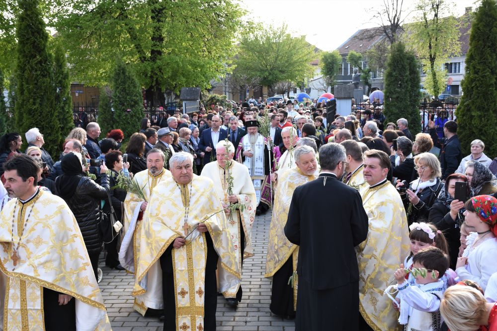 Procesiunea de Florii, pe străzile Bistriței, la a V-a ediție