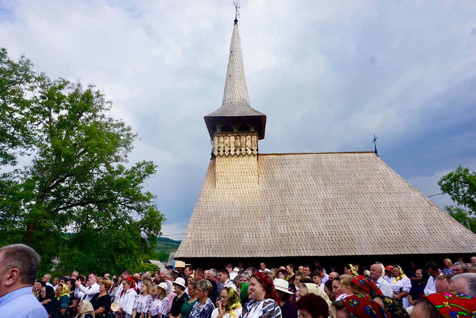 Biserica-monument istoric din parohia bistrițeană Dobricel, resfințită de Mitropolitul Clujului