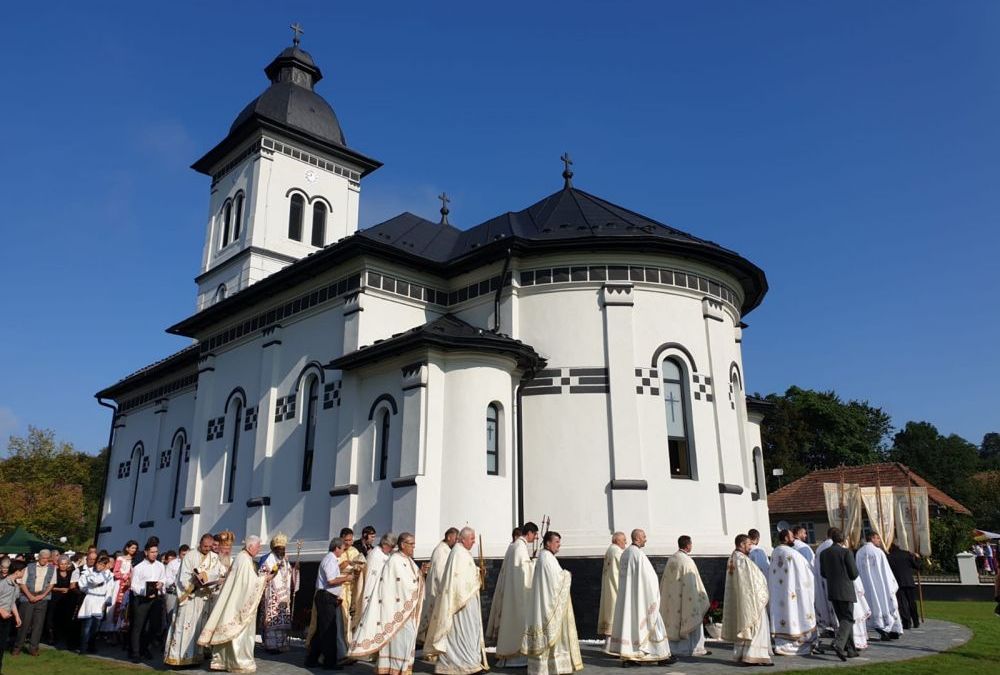 Biserica din Chiraleș, resfințită de Mitropolitul Andrei și Mitropolitul Innocentios de Rwanda și Burundi