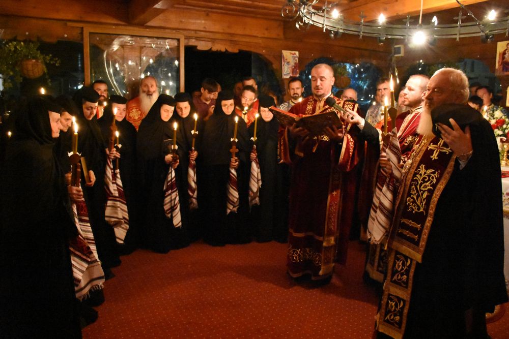 Tunderea în monahism a șase maici de la Mănăstirea Cășiel