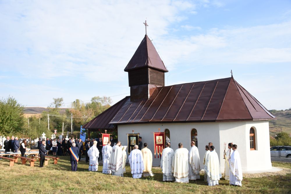 Mitropolitul Andrei a resfințit Biserica din Boju Cătun