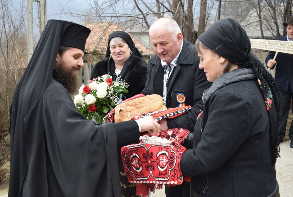 Preasfințitul Benedict Bistrițeanul a oficiat prima Sfântă Liturghie, în calitate de arhiereu, în satul natal Sartăș