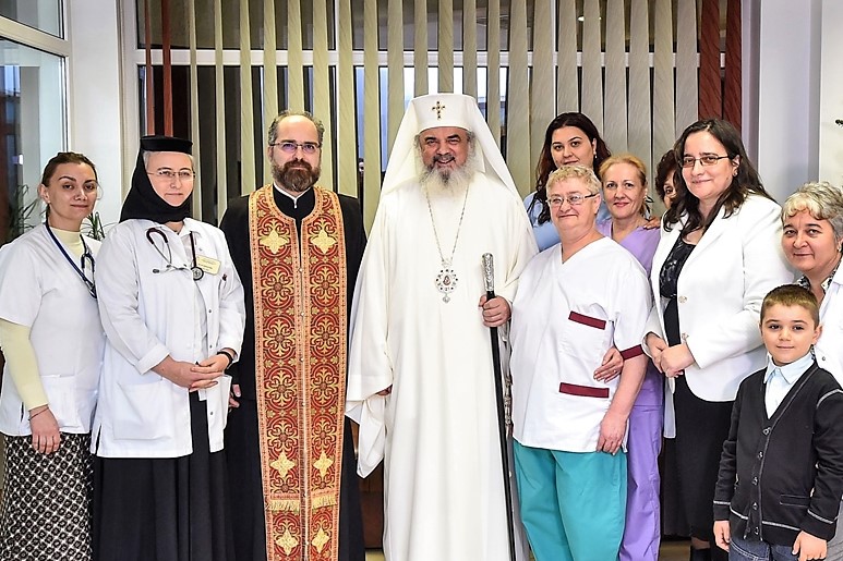 Părintele Patriarh Daniel: Binecuvântare și prețuire pentru Asistentul medical