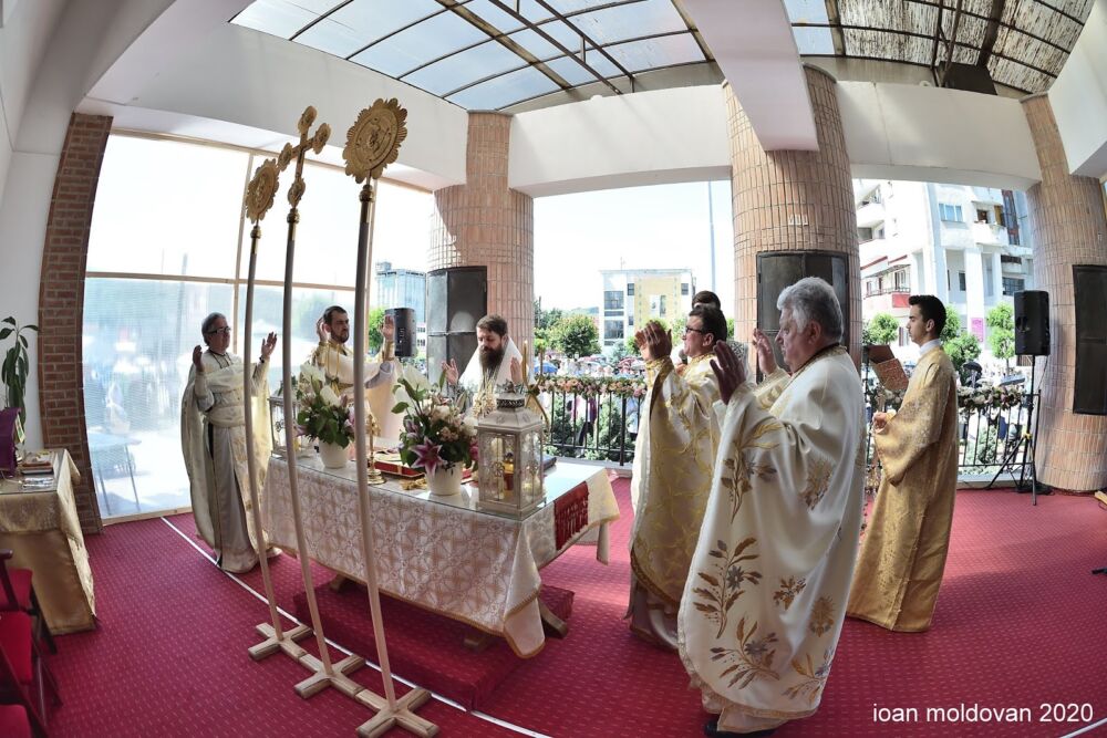 Preasfințitul Benedict Bistrițeanul, la hramul Parohiei Gherla III