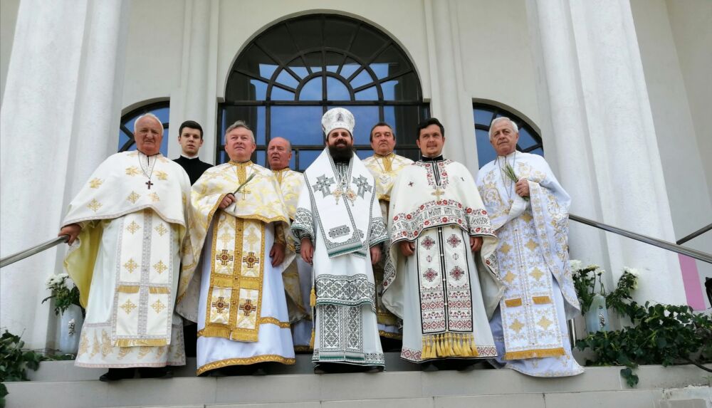 Duminica Rusaliilor, prăznuită în cartierul clujean Mănăștur, în prezența Episcopului-vicar Benedict Bistrițeanul