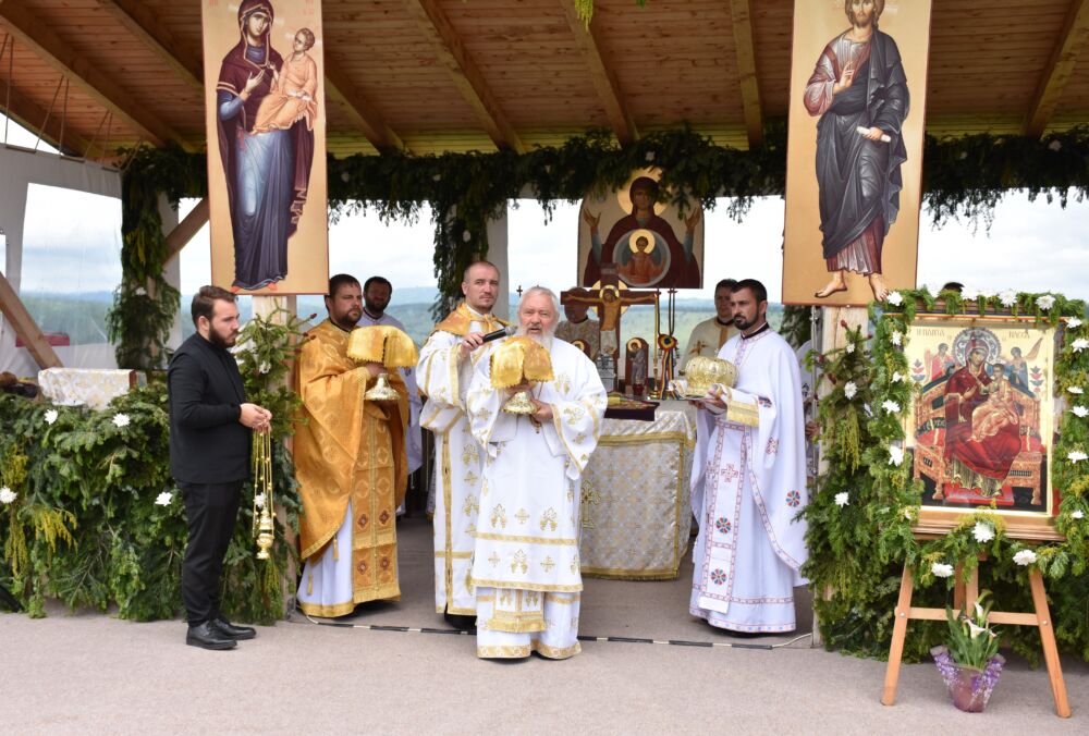 Hramul de vară al Mănăstirii Someșul Cald, sărbătorit în prezența Mitropolitului Andrei