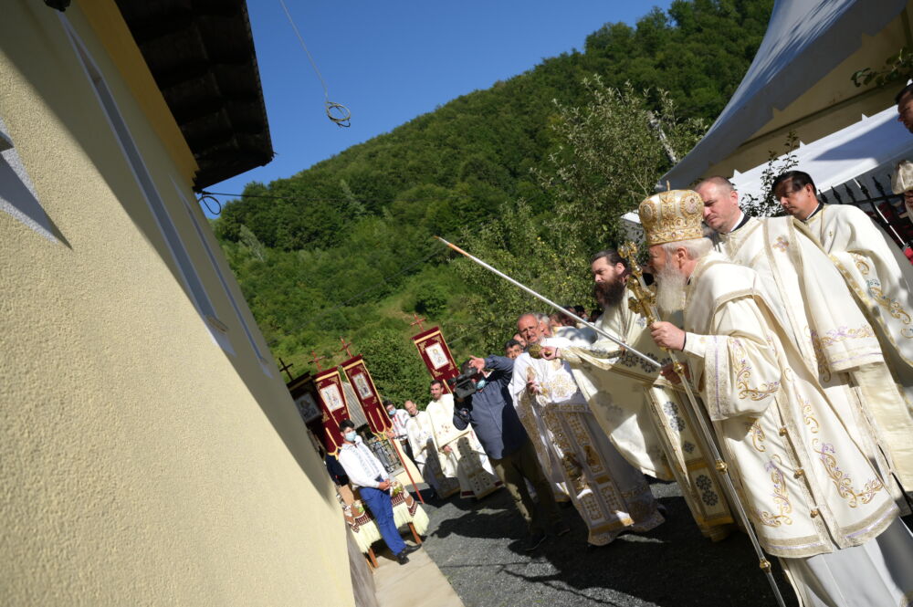 Biserica din Șendroaia a fost târnosită de Înaltpreasfințitul Părinte Andrei