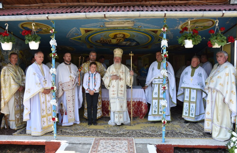 Mitropolitul Andrei a liturghisit și a sfințit noua casă parohială din Mănăstirea
