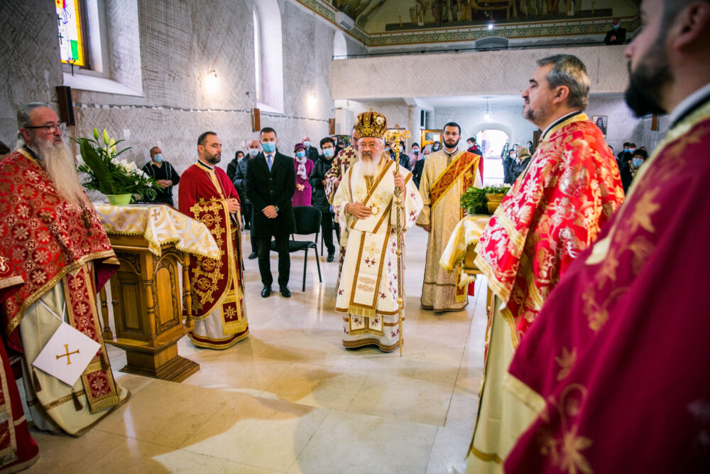 Hramul Parohiei „Sfântul Dumitru” din localitatea clujeană Florești, prăznuit în prezența IPS Andrei