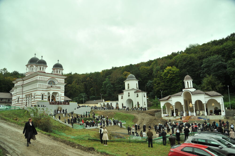 Hramul Mănăstirii „Acoperământul Maicii Domnului” de la Florești