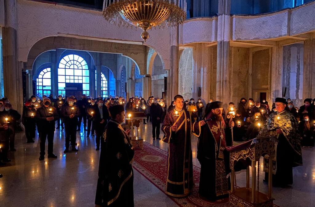 A treia parte a Canonului cel Mare, la Biserica „Sf. Ap. Petru și Pavel” din Mănăștur