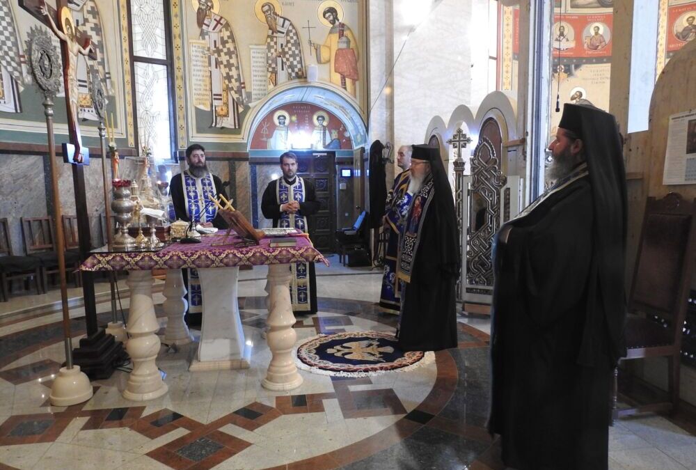 Mitropolitul Clujului a oficiat Denia Acatistului Bunei Vestiri la Mănăstirea Nicula