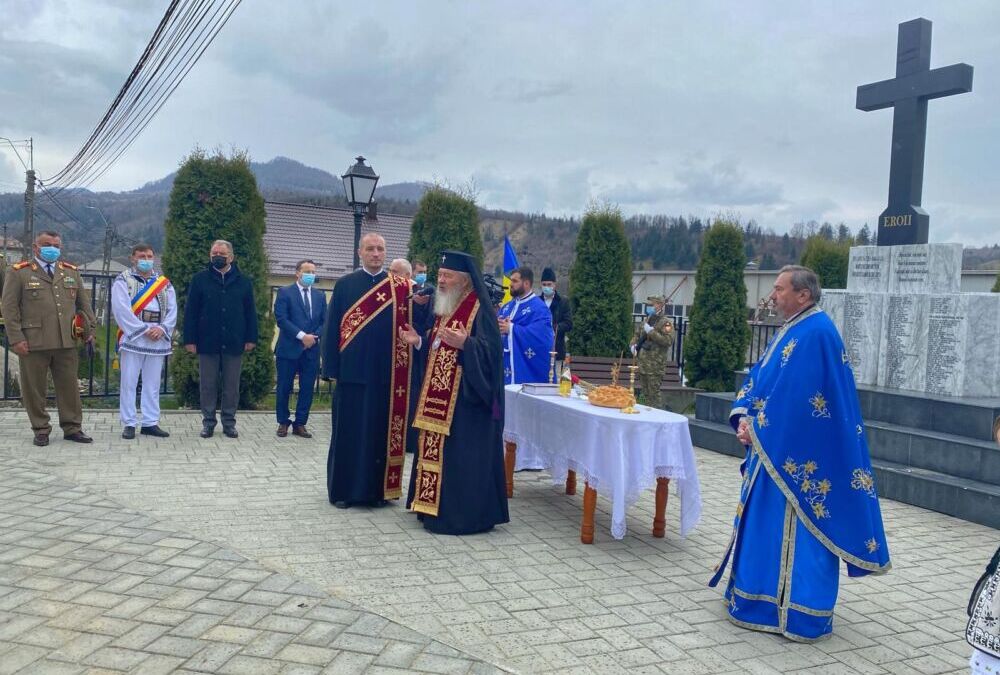 Liturghie arhierească și sfințirea Monumentului Eroilor din Tureac