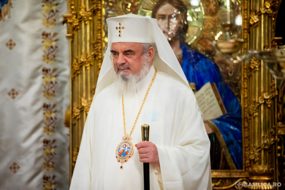PF Daniel: Femeile Mironosițe – lumini pentru viața femeilor creștine în Biserică și în societate