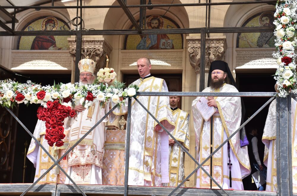 Liturghia din ziua de Paști, la Catedrala Mitropolitană | Eclesiarhul Catedralei, ridicat la rangul de arhimandrit