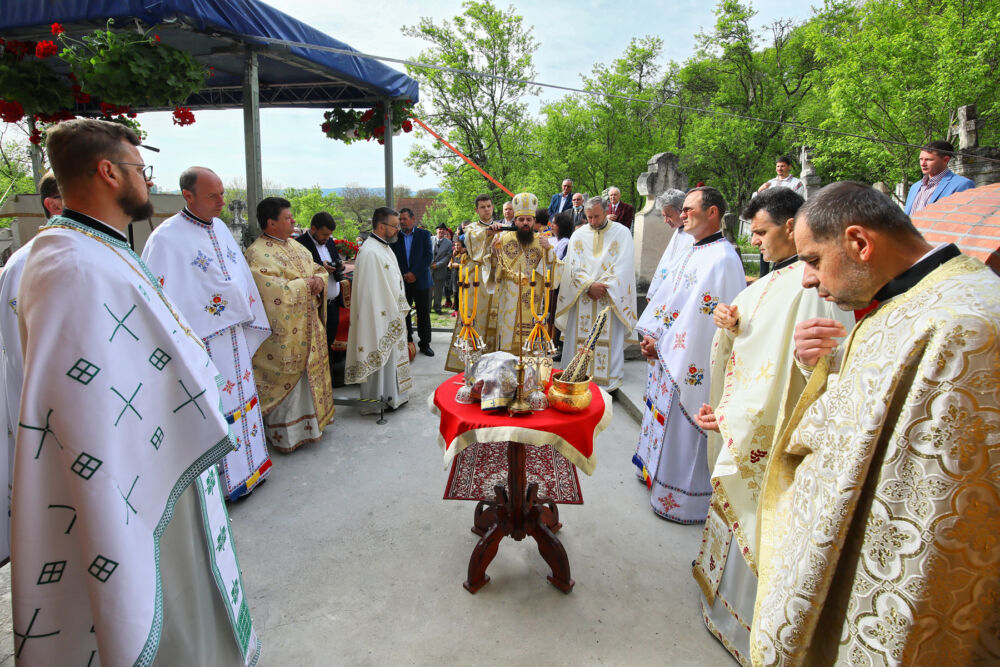 Episcopul-vicar Benedict Bistrițeanul a resfințit Biserica din Micești, jud. Cluj
