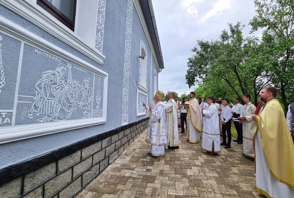 Biserica din Negreni, resfințită de Înaltpreasfințitul Părinte Andrei