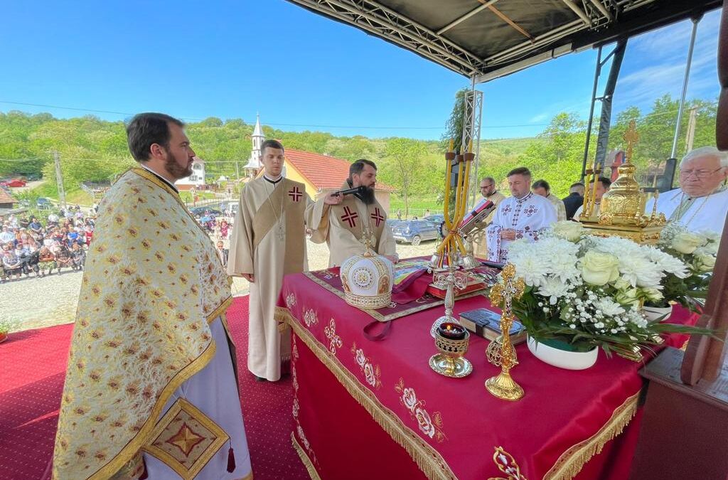 Binecuvântarea arhierească în Parohia Sâmboieni