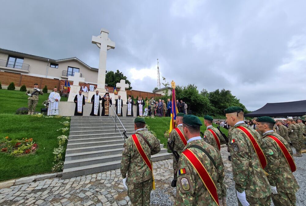 Slujire arhierească la Mănăstirea Feleacu și sfințirea Monumentului Eroilor din Dealul Feleacului