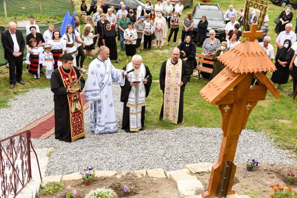 Mitropolitul Andrei a sfințit casa parohială din Șoimeni și a binecuvântat noul Centru Biblic Catehetic