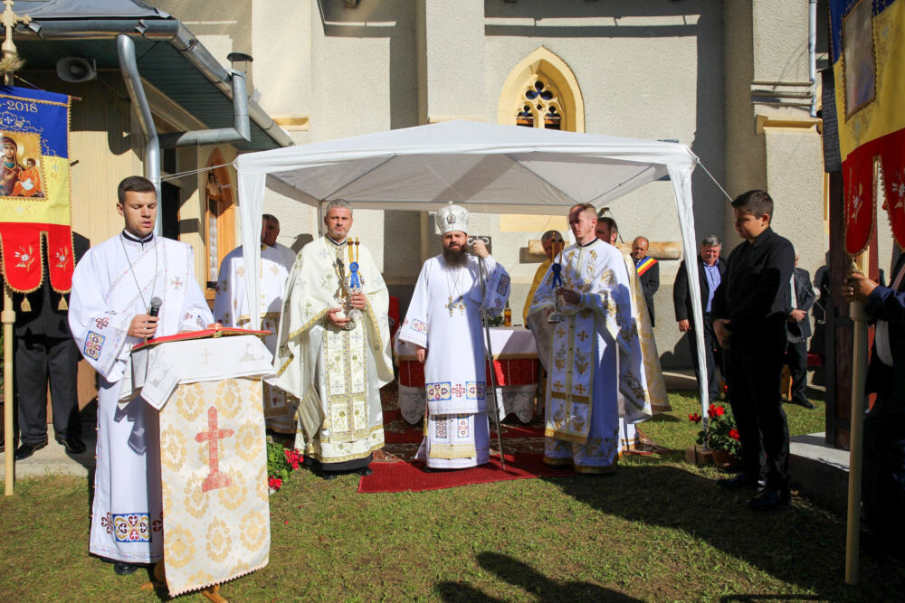 Binecuvântare arhierească în Parohia Bedeciu