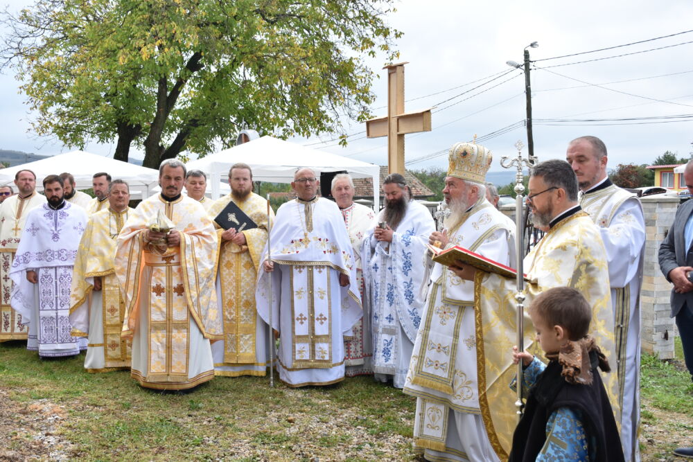 Sfințirea Bisericii „Pogorârea Sfântului Duh” din Boteni