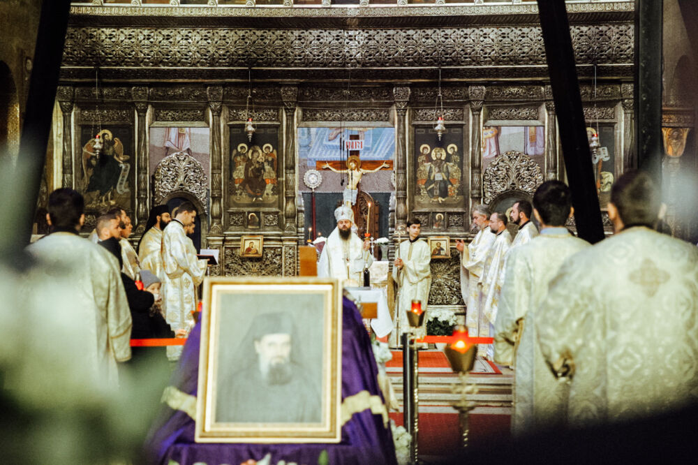 Sfânta Liturghie arhierească și slujbă de pomenire pentru PS Episcop Vasile, la Catedrala Mitropolitană