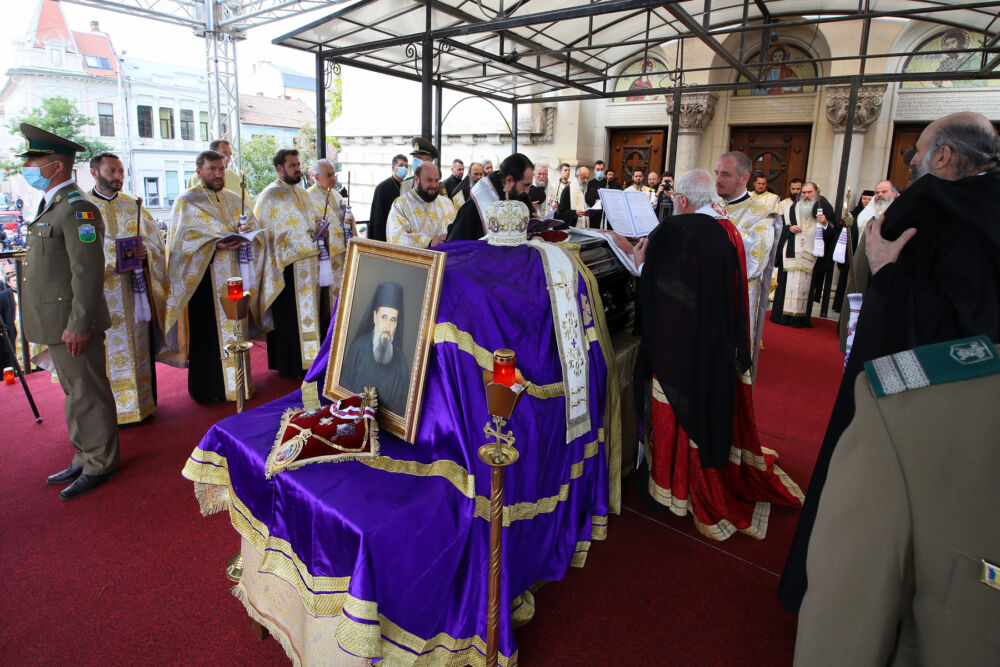 Sfânta Liturghie arhierească, prohodirea și înhumarea Preasfințitului Părinte Episcop Vasile