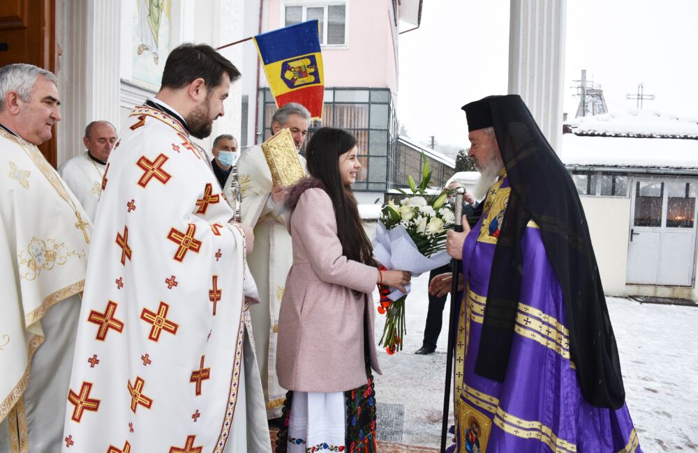 Liturghie arhierească la Biserica „Sf. Arh. Mihail și Gavriil” din Dej | Parastas de 7 ani pentru protopopul Teofil Herineanu